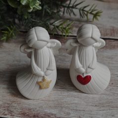 Angyal szívvel vagy csillaggal